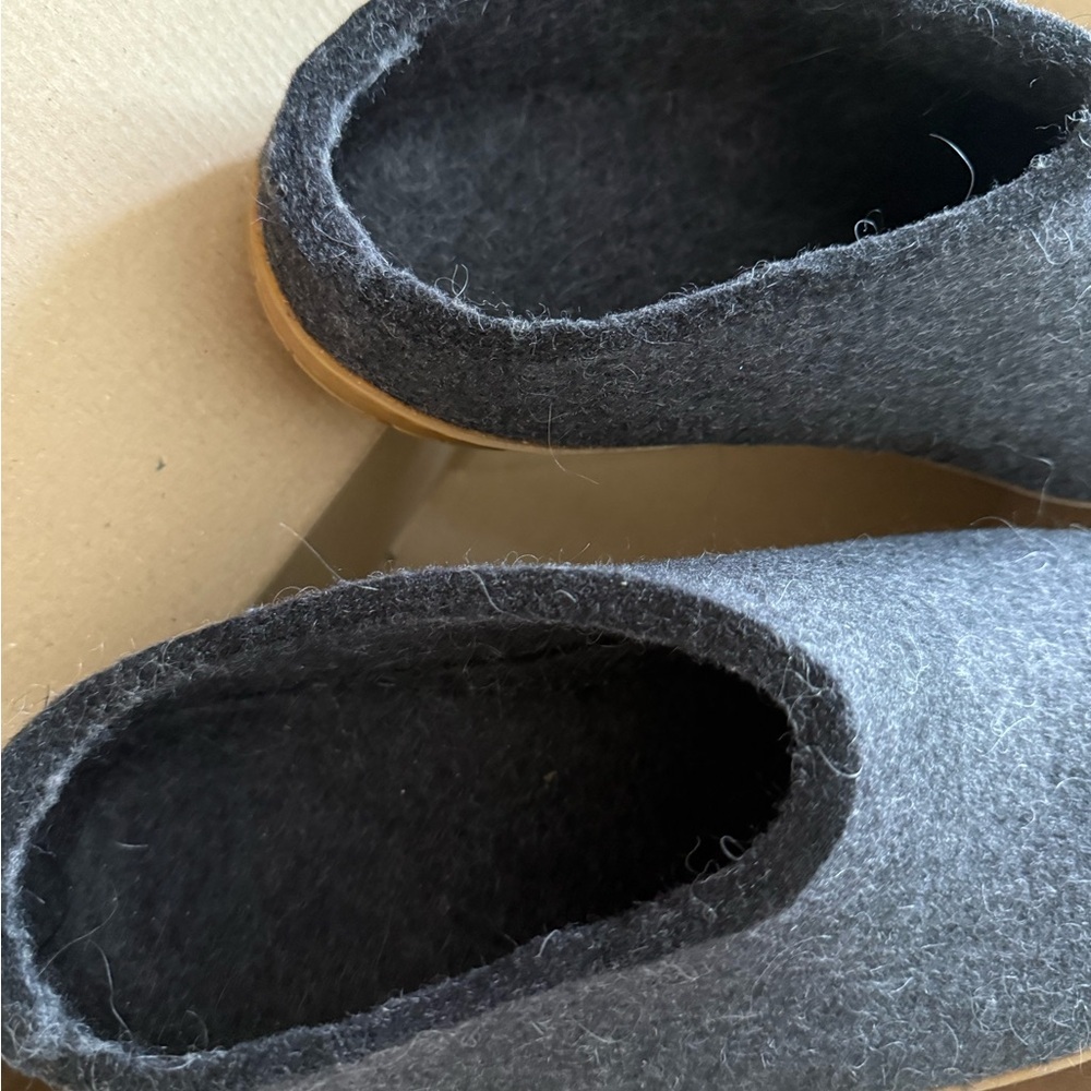 Glerups 100% Wool Original Men's Gray Slippers with Tan Sole size 44 - Picture 5 of 7